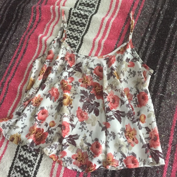 Cropped Top - Picture 1 of 1